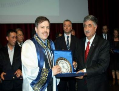 Uşak Üniversitesi’nde Akademik Yüksetlme ve Bilimsel Yayınlara Teşvik Töreni