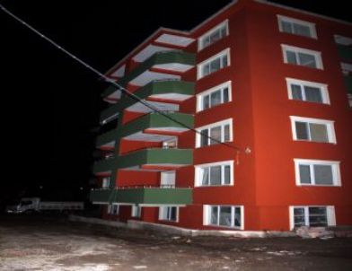 Binalar Ara Sokakları Daraltıyor