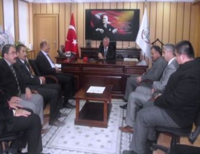 Eğitim-Bir-Sen Kırşehir Şubesi İl Milli Eğitim Müdürü'ne Hayırlı Olsun Ziyaretinde Bulundu