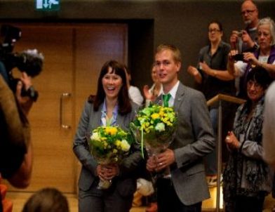 İsveç Yeşiller Partisi Lidersiz Kaldı, Eş Başkanlar Ebeveyn İzninde