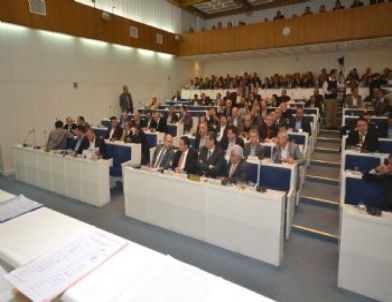 İzmir Büyükşehir Belediyesi'nin Bütçesi 2 Milyar 298 Milyon Tl