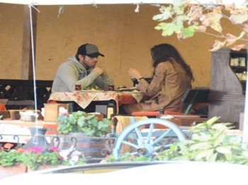 Kıvanç ve Azra'nın Kahvaltı Keyfi!