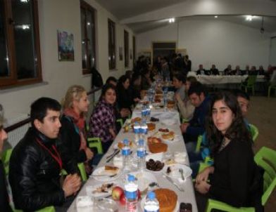 Yabancı Öğrencilere Gürcü Yemeği İkramı