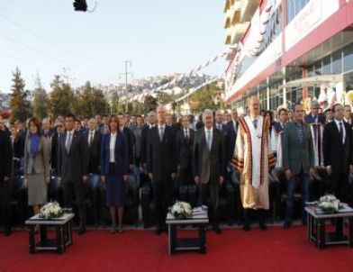 Bakan Yıldırım’dan Yurtta Kalan Öğrencilere Müjde