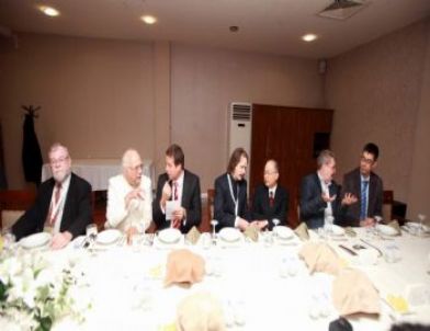 Akademisyenlerden Baburname Çalıştayı'na Tam Not