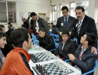 Midyat’ta Satranç Ustaları Yarışıyor