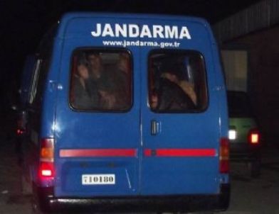 Ayvalık’ta Mülteci Operasyonunda 35 Mülteci Kaçamadan Yakanırken 2 Kişi Yaralandı