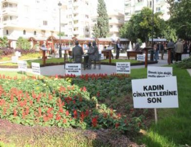 Kadınlardan Kadına Şiddete Dövizli Tepki