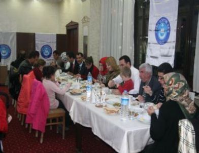Türk Eğitim Sen’den Üyelere Yemek