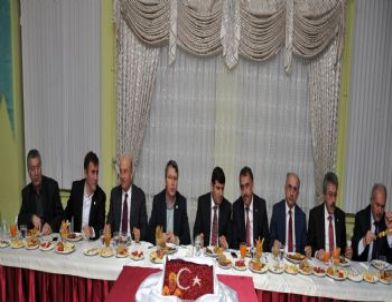 Üstün, 24 Kasım Öğretmenler Günü Programına Katıldı