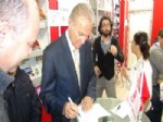 EDİZ HUN - Vatandaşlar, Son Gününde Kitap Fuarına Akın Etti