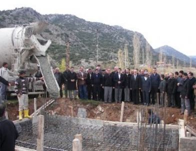 Yenişarbademimli’ye Yapılacak Olan İlk Özel Yurdunun Temeli Törenle Atıldı