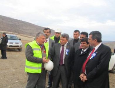 Ak Parti Gümüşhane Milletvekili Feramuz Üstün Sadak Barajı’nın  İnşaatında İncelemelerde Bulundu