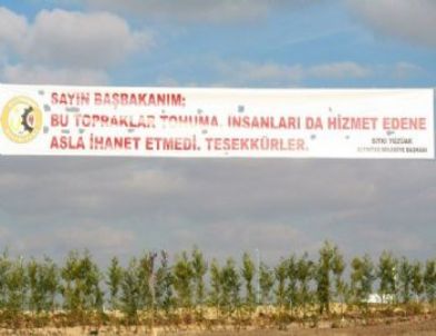 CHP'li Belediye Başkanı'ndan Başbakan Erdoğan'a Afişli Teşekkür