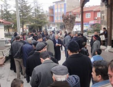 Bolvadin İhsaniye Cami’nde Aşure Dağıtımı Gerçekleştirildi