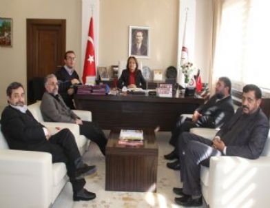 İran Kültür Bakan Yardımcısı Kajafi’den Neü’ne Ziyaret