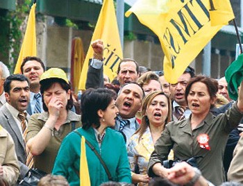 Öğretmenler eşofmanla ders verecek