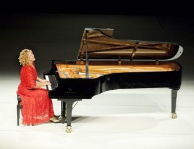 Piyano Festivalinde Gülsin Onay Rüzgarı Esti
