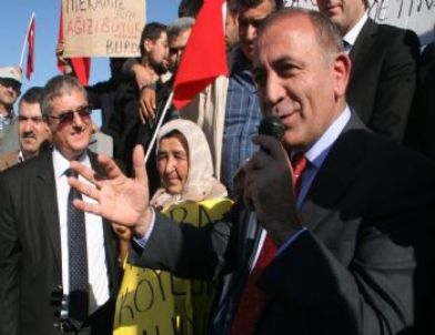 Chp'li Tekin: “O Çadırları Onların Kafalarına Sokarız”