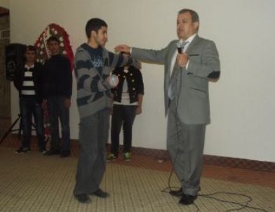 'çocukların Başarılarını Etkileyen Düşman; Televizyon, İnternet ve Cep Telefonu'