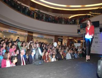 Malatya'da Miting Gibi Defile