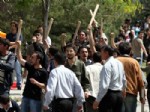 KARŞIT GÖRÜŞLÜ ÖĞRENCİLER - Ankara Üniversitesi'nde olaylar çıktı
