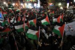Batı Şeria ve Gazze'de halk sokaklara döküldü
