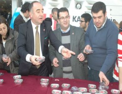 Chp'den Vatandaşlara Aşure