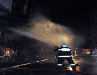 Bursa'da Bir Ahşap Bina Daha Kül Oldu