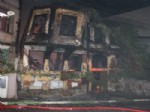 TARİHİ BİNA - Gece Çıkan Yangın Mahalleliyi Sokağa Döktü
