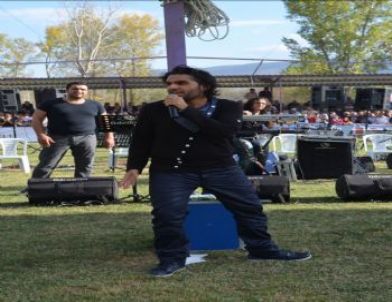 Kargı’da İsmail YK ve Ebru Yaşar Coşkusu