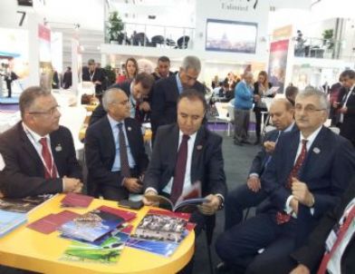 Antalya Tanıtım Broşürleri Londra Fuarı’nda Beğeniye Sunuldu