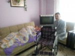 İŞİTME CİHAZI - Hafize Nineye Tekerlekli Sandalye