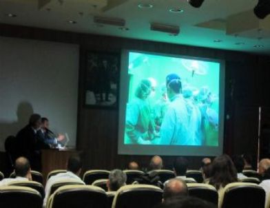 Ünlü Cerrah Dr. Sasako İzmir’de Meslektaşlarıyla Buluştu