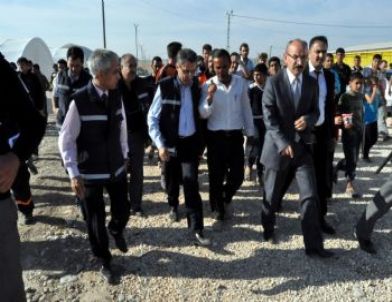 AFAD Başkanı Oktay Suriyeli Sığınmacıları Ziyaret Etti