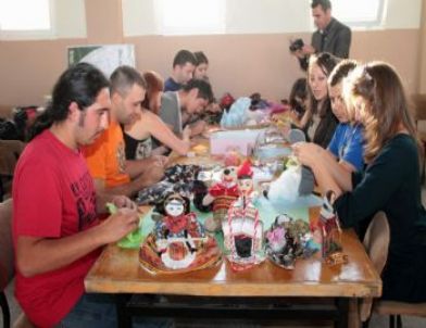 Avrupalı Gençlerden Anlamlı Hediye