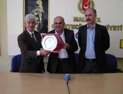 Pütürge Belediye Başkanı Ayaydın'dan Muğla Malatyalılar Derneği'ne Plaket