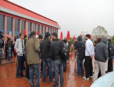 Üniversitede Açlık Grevi Eylemi