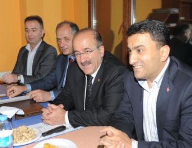 Başkan Gümrükçüoğlu ‘Büyükşehir’i ve Projelerini Pelitli’de Anlattı