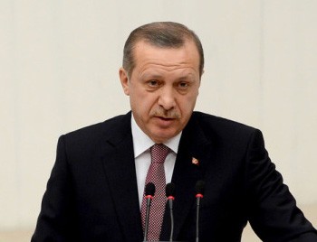 Bütçe görüşmelerinde Kılıçdaroğlu'nu sucukla vurdu
