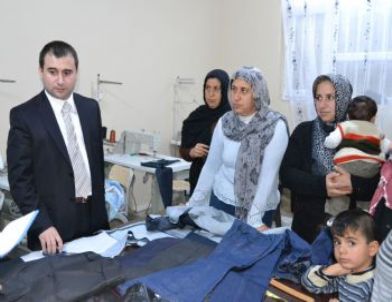 Hilvan Kaymakamı Sezer, Çatom ve Kadın Kültür Merkezi'ni Ziyaret Etti