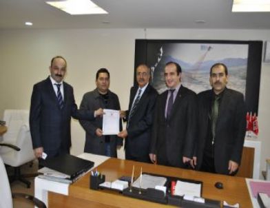 İnegöl 2. Etap Toki Konutlarının Arsa Tapusu Teslim Edildi