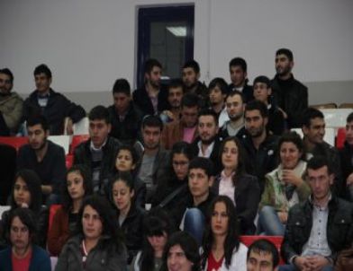 Öğrencilere Terör ve Uyuşturucu Konferansı