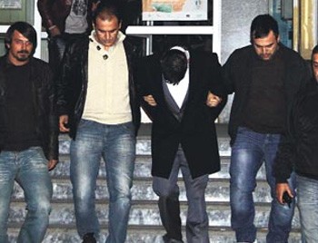 Okudu, yazdı, çizdi 30 kilo altın çaldı