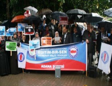 Yağmur Altında Başörtüsü Eylemi