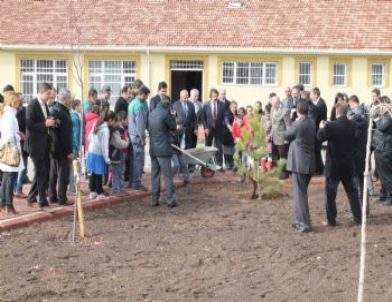 8 Bin Öğrenciye 8 Bin Fidan Projesi Başladı