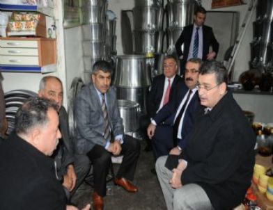 Bakan Yardımcısı Halil Etyemez Çarşı Ziyareti Yaptı