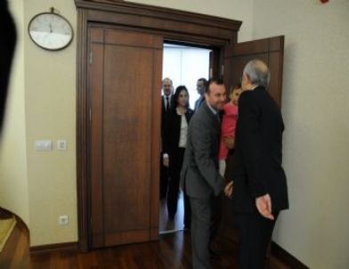 Kameraman Cüneyt Ünal, Eşi ve Kızıyla Kılıçdaroğlu'nu Ziyaret Etti