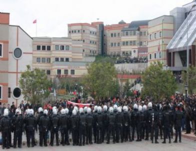 Kocaeli Üniversitesi'nde Gerginlik