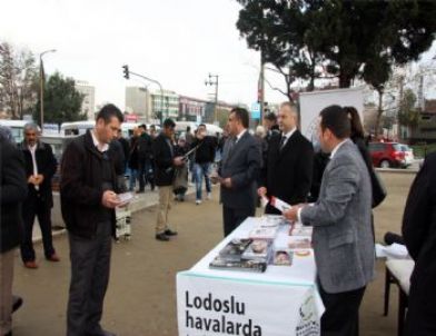 Minibüslere 'Son Uykunuz Olmasın' Afişleri Asılıyor